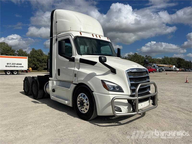 Freightliner Cascadia 126 Tractor Units
