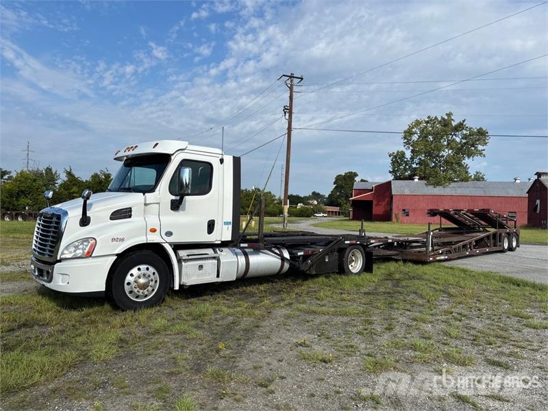 Freightliner Cascadia 113 Camiones portacoches