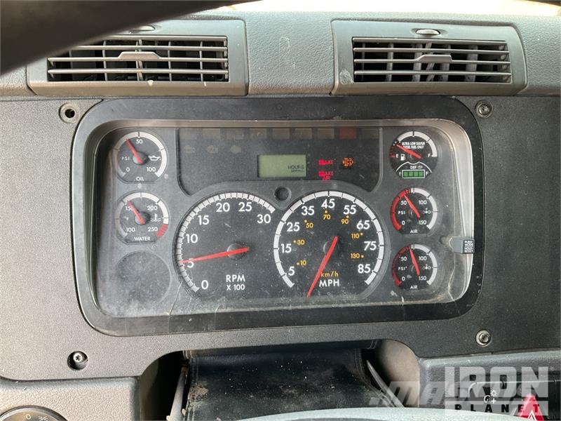 Freightliner Cascadia 125 6x4 T/A Sleeper Truck Tractor Vilcēji