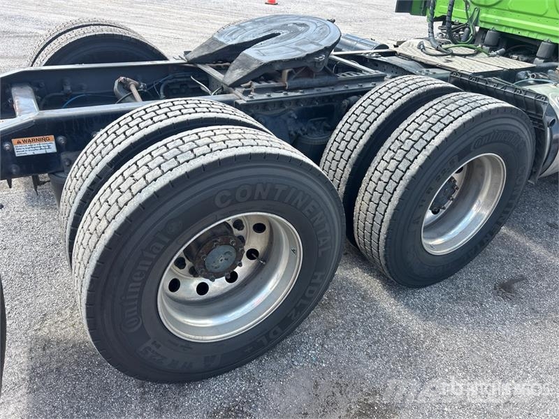 Freightliner Cascadia 113 Τράκτορες