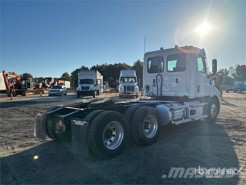 Freightliner Cascadia 116 Vilcēji