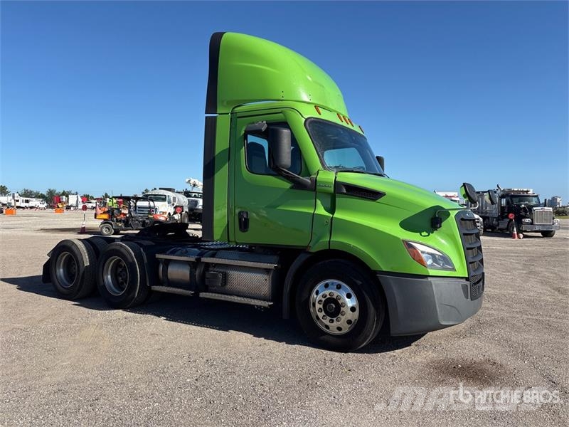 Freightliner Cascadia 116 Trekkers