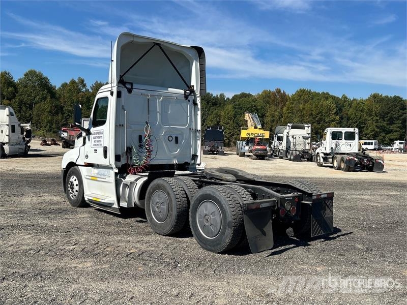 Freightliner Cascadia 126 Vilcēji