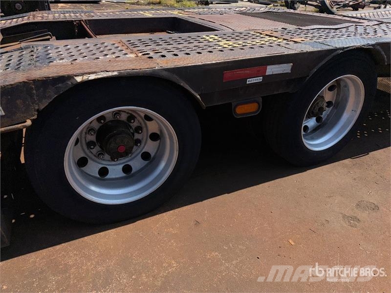 Freightliner Cascadia 113 6x4 Sleeper Car Carrier Truck Trasportatore per veicoli