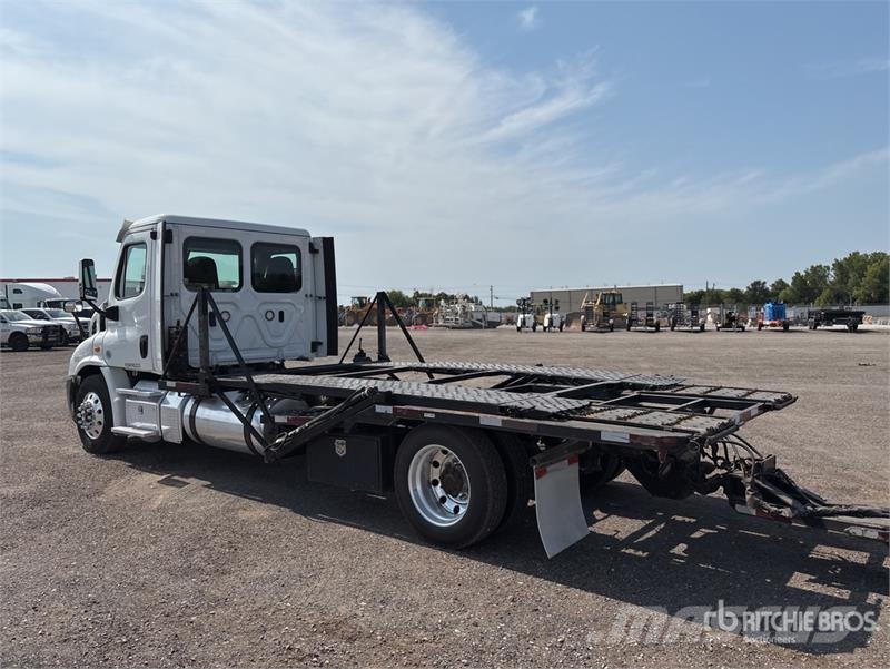 Freightliner Cascadia 113 Camiones portacoches