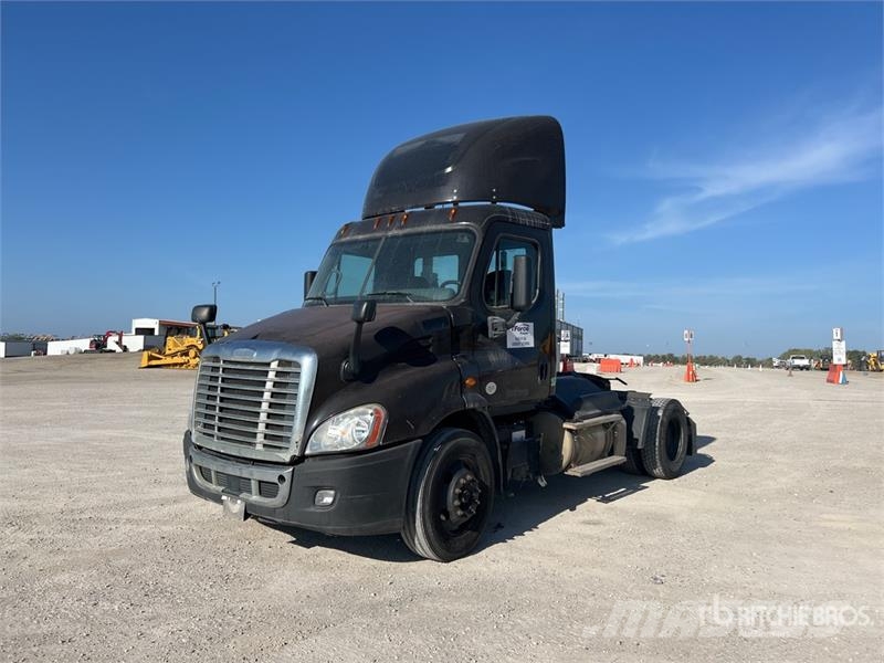 Freightliner Cascadia 113 Vilcēji