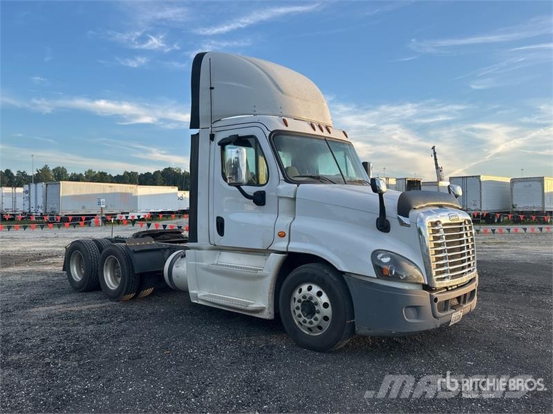 Freightliner Cascadia 125 Τράκτορες