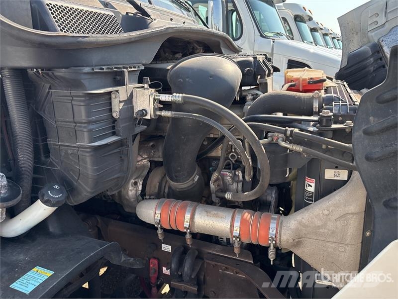 Freightliner Cascadia 113 Camiones portacoches
