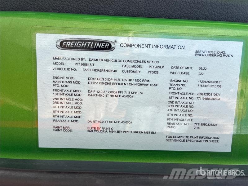 Freightliner Cascadia 126 6x4 T/A Sleeper Truck Tractor 中古トラクターヘッド | トレーラーヘッド