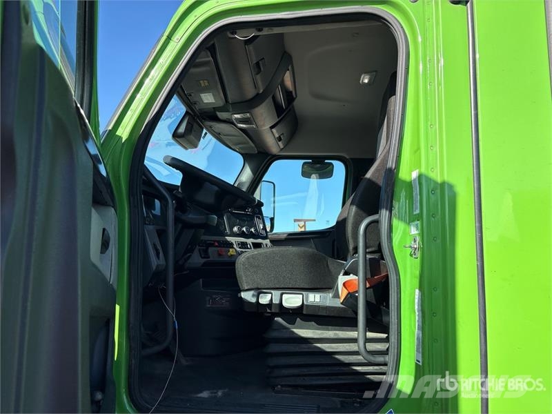 Freightliner Cascadia 116 Trekkers