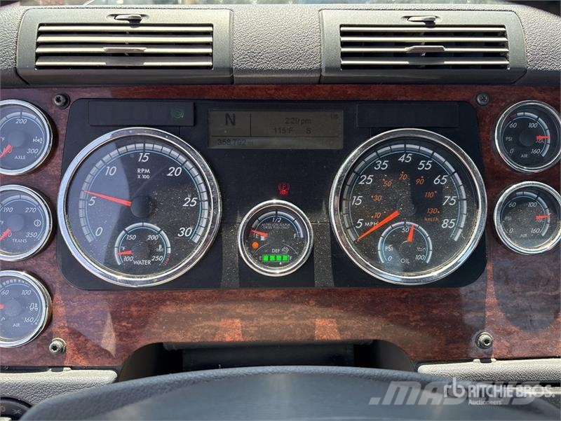 Freightliner Cascadia 113 Camiones portacoches