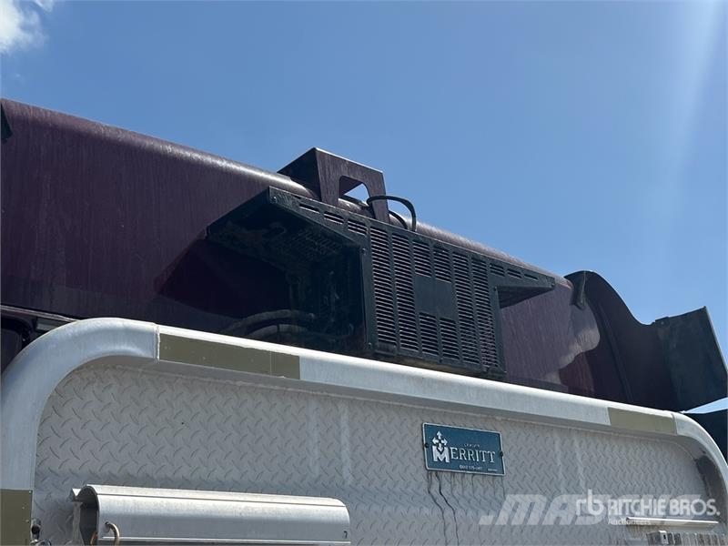 Freightliner Cascadia 125 6x4 T/A Sleeper Truck Tractor (Inoper Sattelzugmaschinen