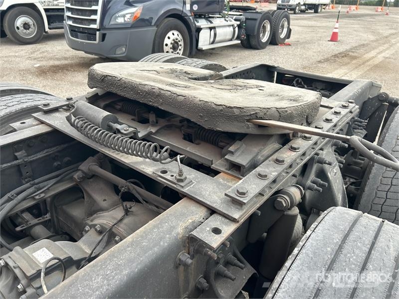 Freightliner Cascadia 126 6x4 T/A Sleeper Truck Tractor Motrici e Trattori Stradali