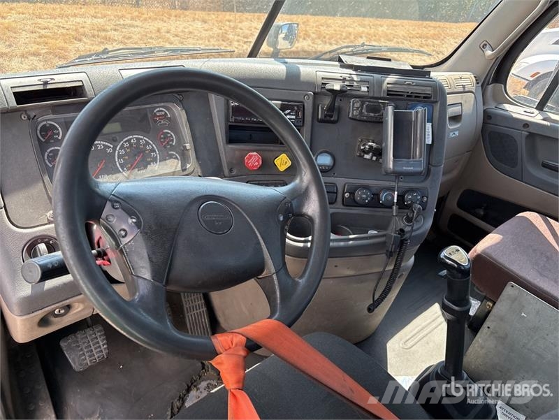 Freightliner Cascadia 113 Vilcēji