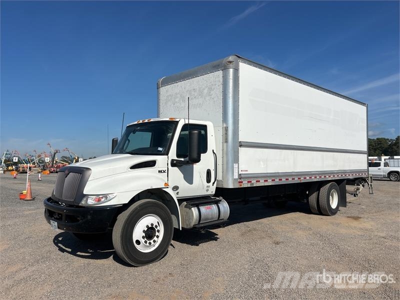 Freightliner Cascadia 126 탑차 트럭