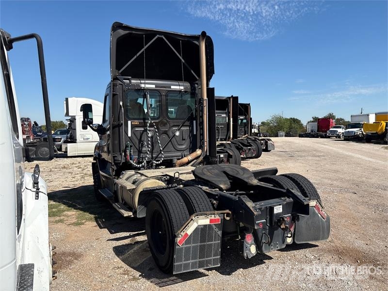 Freightliner Cascadia 113 Седельные тягачи