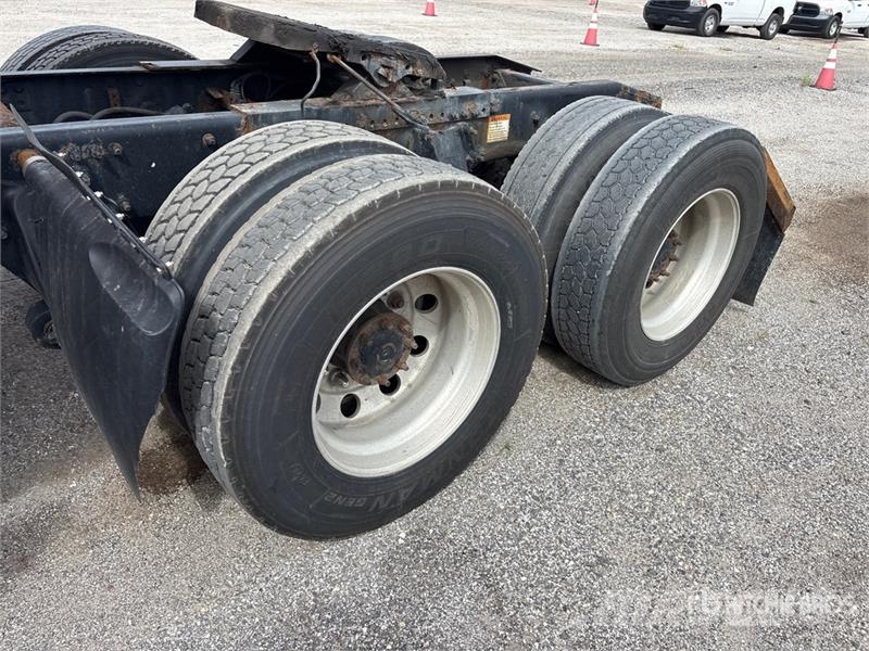 Freightliner Cascadia 125 T/A Sleeper Truck Tractor Vilcēji