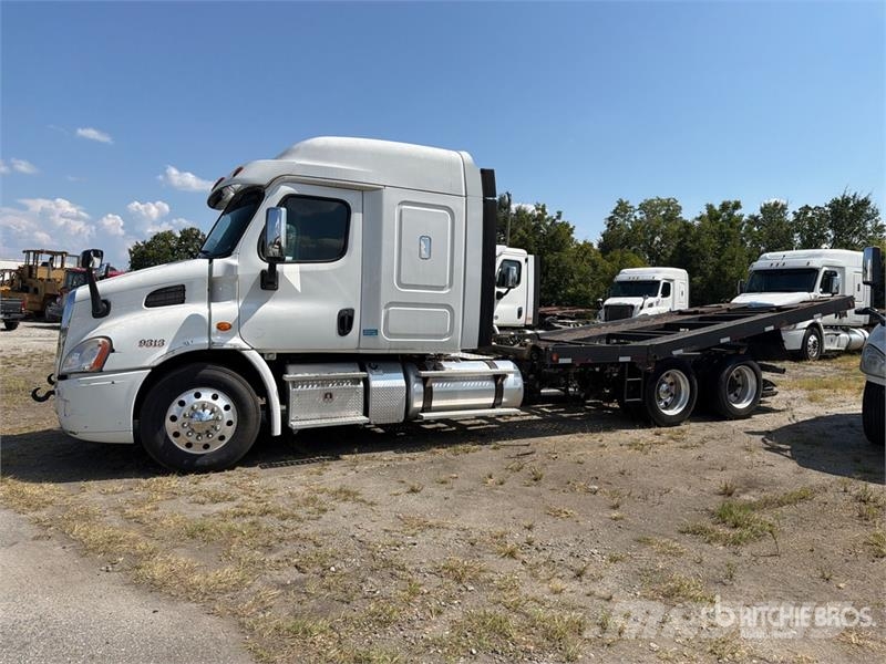 Freightliner Cascadia 113 6x4 Sleeper Car Carrier Truck Camiones portacoches