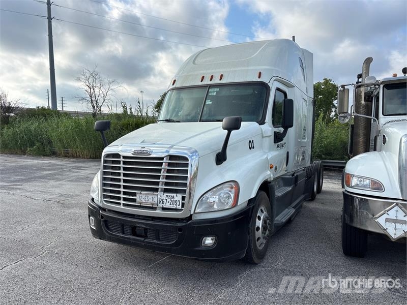 Freightliner Cascadia 125 6x4 T/A Sleeper Truck Tractor Sattelzugmaschinen