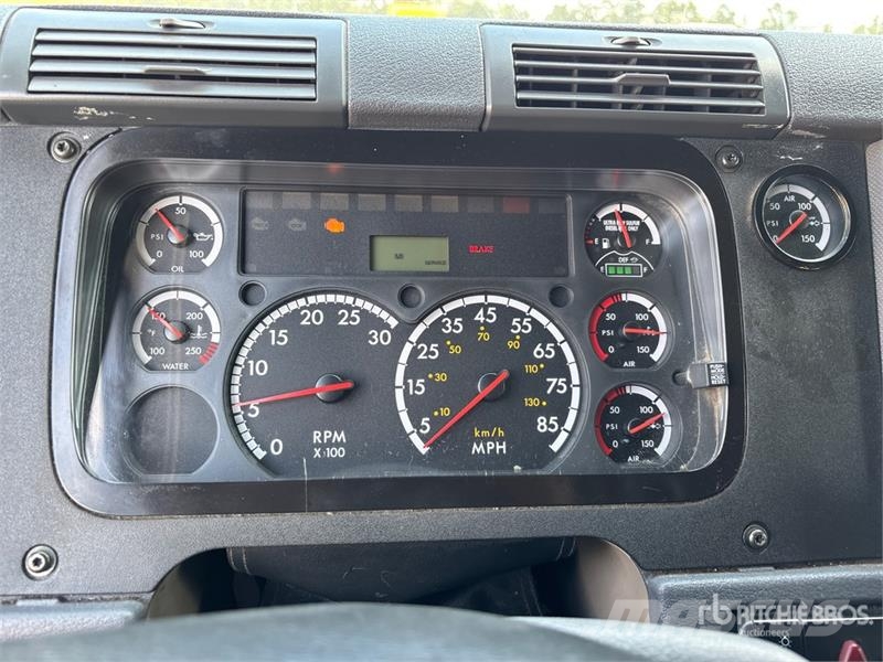 Freightliner Cascadia 125 6x4 T/A Sleeper Truck Tractor Sattelzugmaschinen