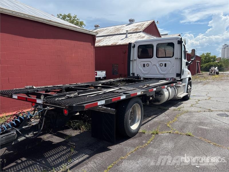 Freightliner Cascadia 113 Camiones portacoches