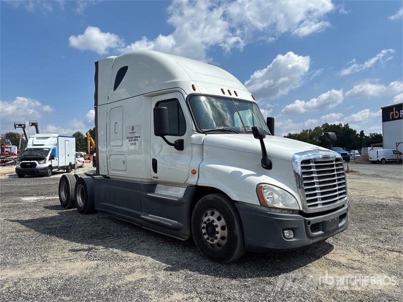 Freightliner Cascadia 125 6x4 T/A Sleeper Truck Tractor Naudoti vilkikai