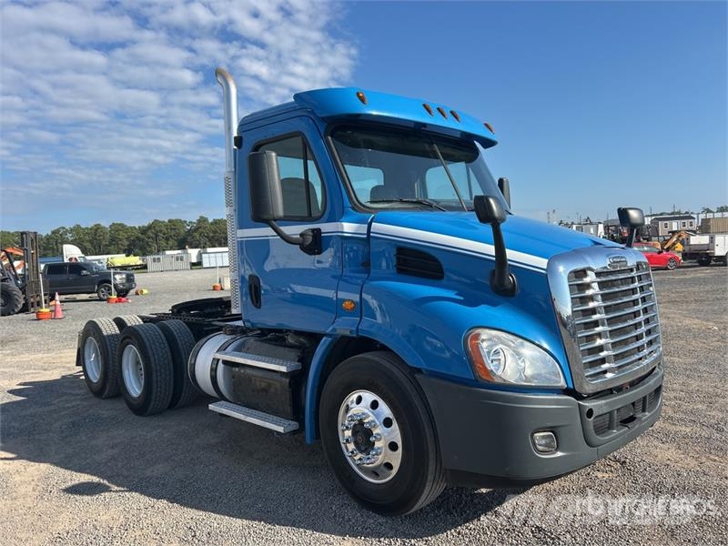 Freightliner Cascadia 113 Trekkers