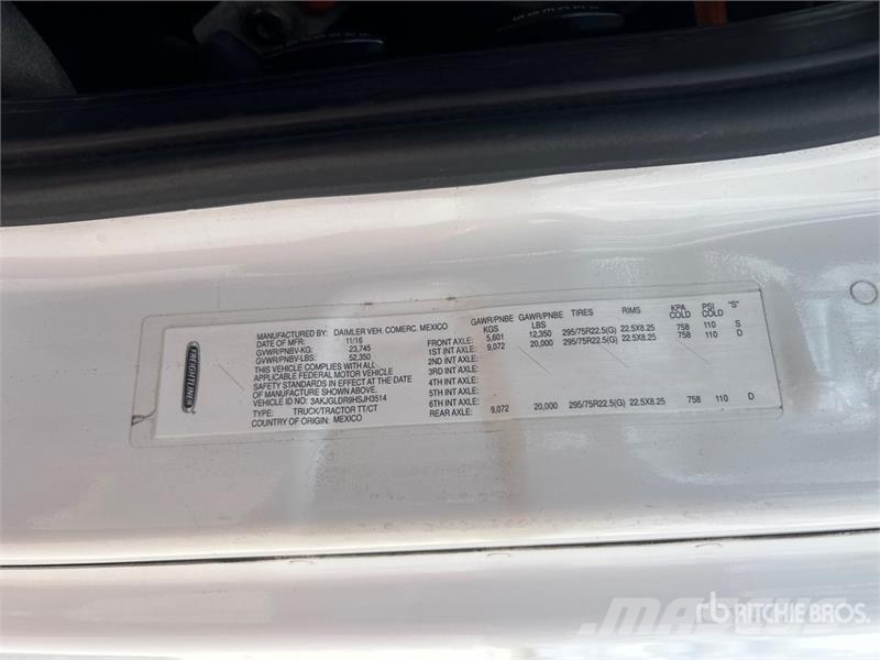 Freightliner Cascadia 125 6x4 T/A Sleeper Truck Tractor 中古トラクターヘッド | トレーラーヘッド
