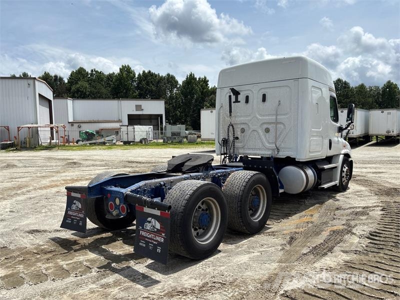 Freightliner Cascadia 113 牵引车