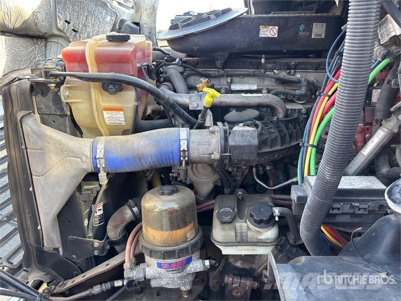 Freightliner Cascadia 113 Camiones portacoches