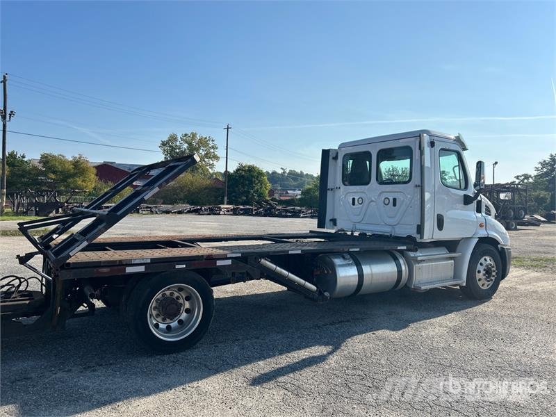 Freightliner Cascadia 113 T/A Car Carrier Truck Autoveokid