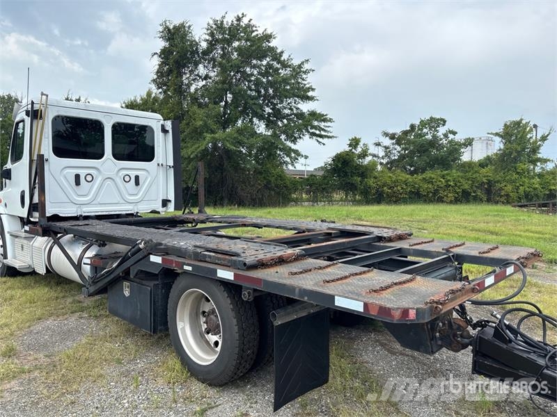 Freightliner Cascadia 113 Camiones portavehículos