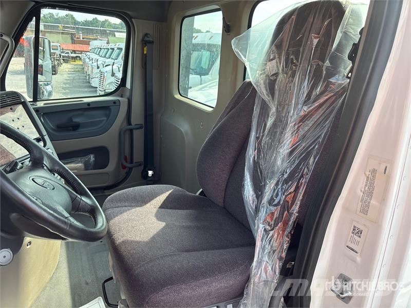 Freightliner Cascadia 113 Camiones portacoches