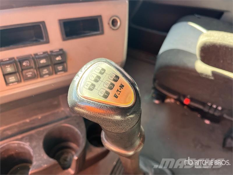 Freightliner Cascadia 126 Autotractoare