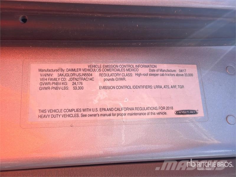 Freightliner Cascadia 125 6x4 T/A Sleeper Truck Tractor 中古トラクターヘッド | トレーラーヘッド