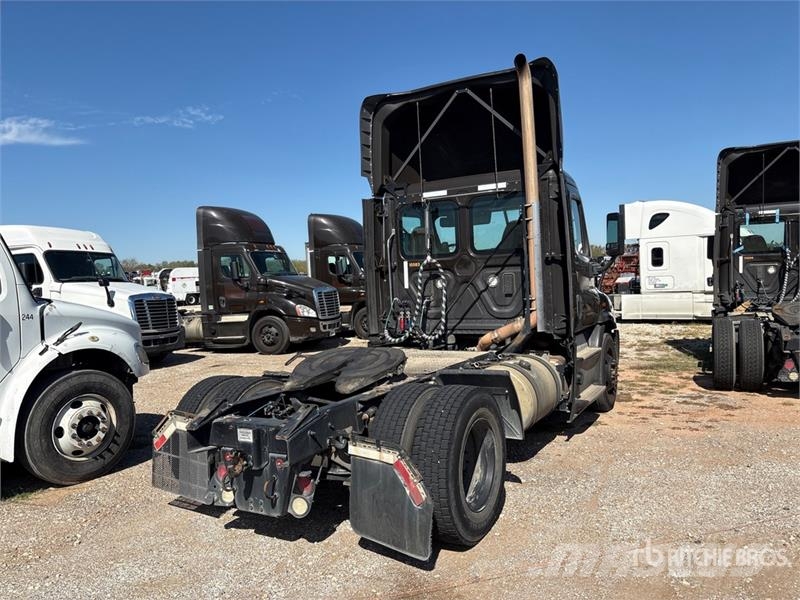 Freightliner Cascadia 113 Седельные тягачи