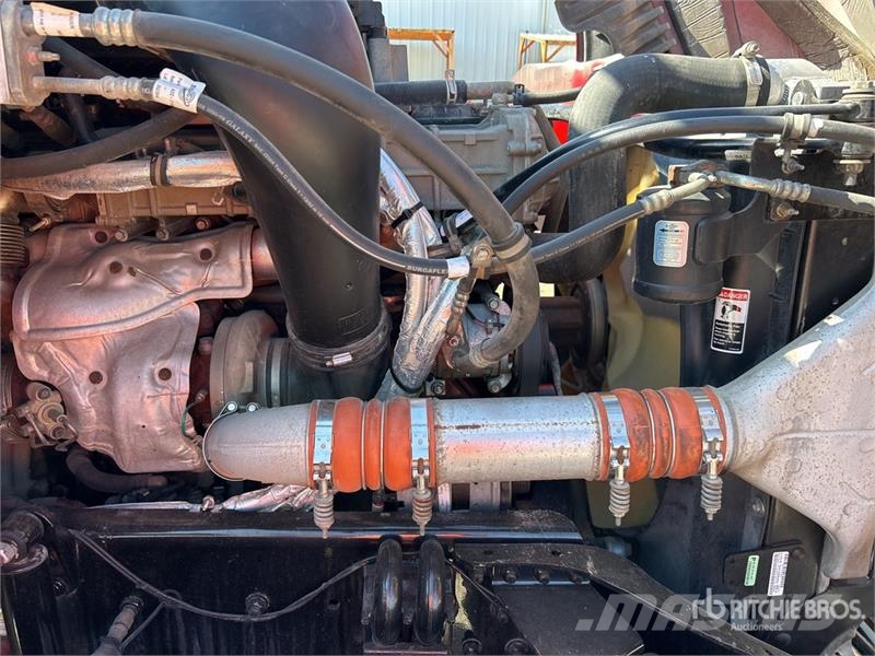 Freightliner Cascadia 125 6x4 6x4 T/A Sleeper Truck Tractor Седельные тягачи