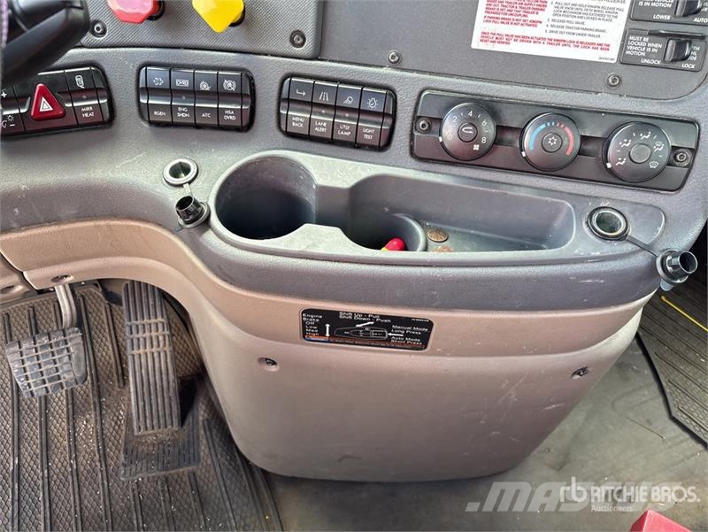 Freightliner Cascadia 125 Sadulveokid