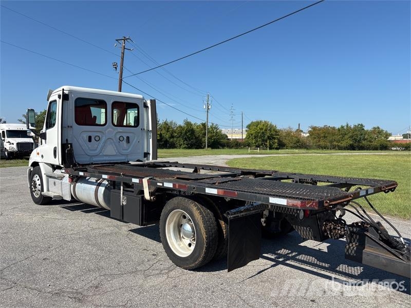 Freightliner Cascadia 113 4x2 Car Carrier Truck Trasportatore per veicoli