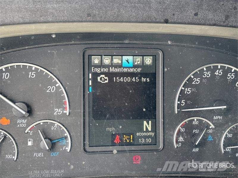 Freightliner Cascadia 126 6x4 T/A Sleeper Truck Tractor Седельные тягачи
