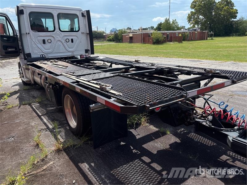 Freightliner Cascadia 113 Camiones portacoches