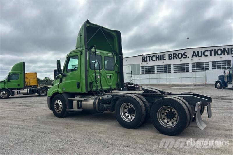 Freightliner Cascadia 116 Trekkvogner
