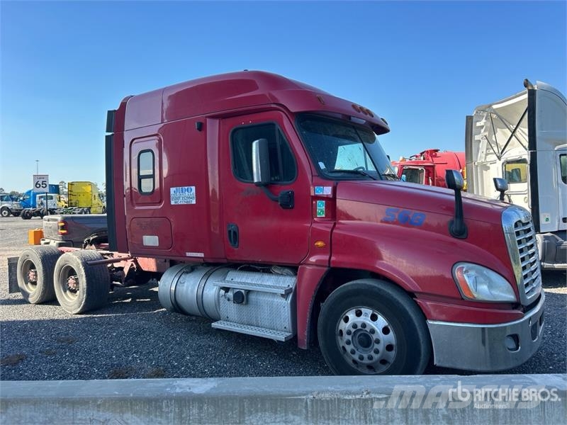 Freightliner Cascadia 125 Vilcēji