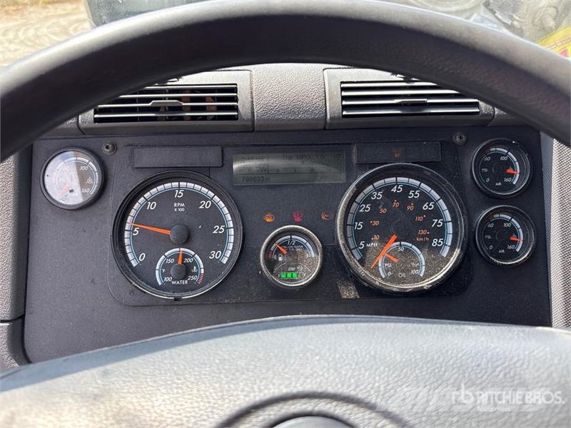Freightliner Cascadia 125 6x4 T/A Sleeper Truck Tractor Naudoti vilkikai