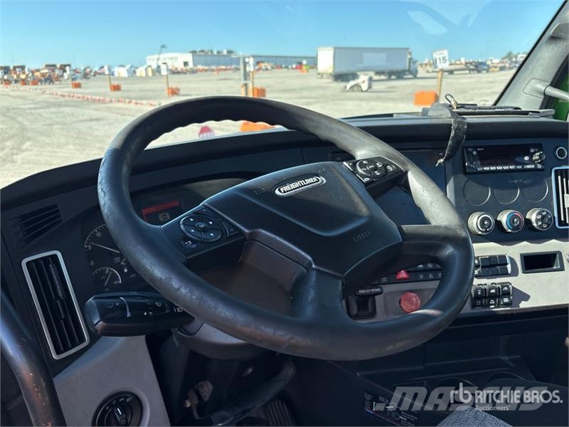 Freightliner Cascadia 116 Trekkers