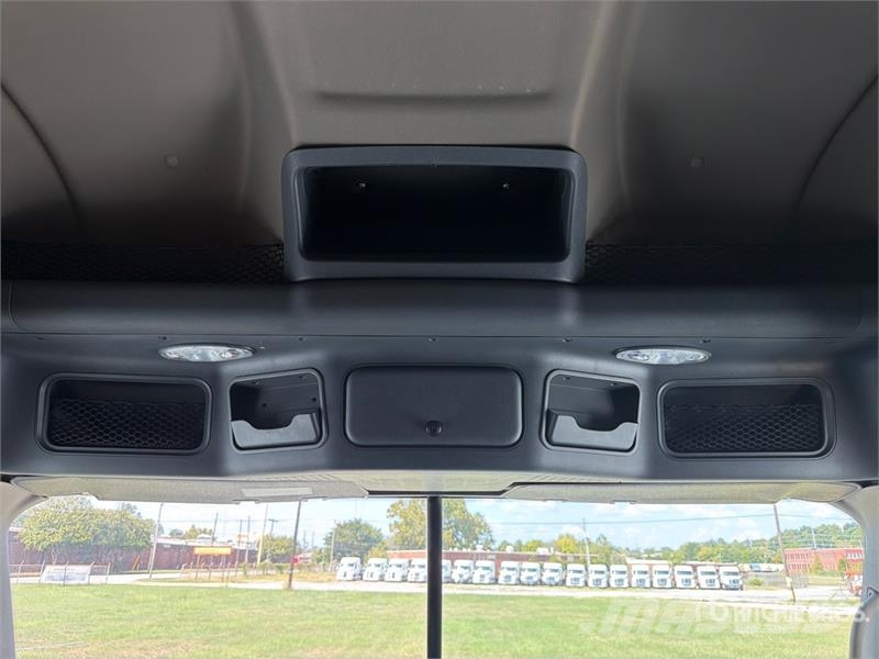 Freightliner Cascadia 113 6x4 Sleeper Car Carrier Truck Autotransporteri