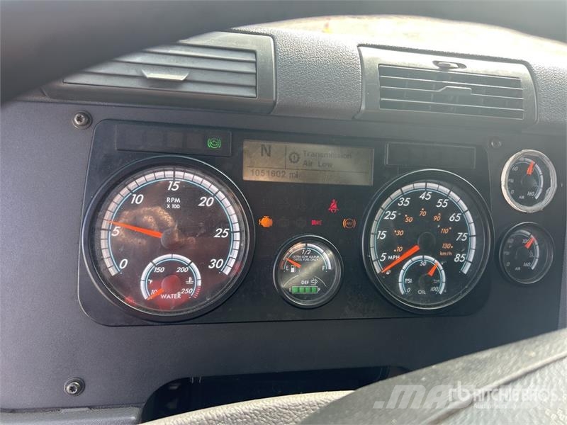 Freightliner Cascadia 125 6x4 T/A Sleeper Truck Tractor Седельные тягачи