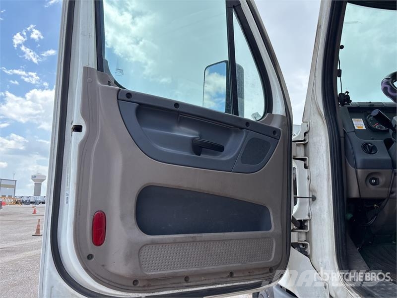 Freightliner Cascadia 125 Prime Movers