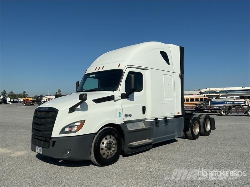 Freightliner Cascadia 126 6x4 T/A Sleeper Truck Tractor وحدات الجر