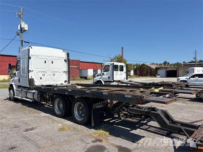 Freightliner Cascadia 113 6x4 Car Carrier Truck Autovežiai